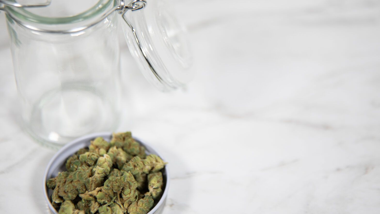 What Are Cannabis Cafés & Lounges?